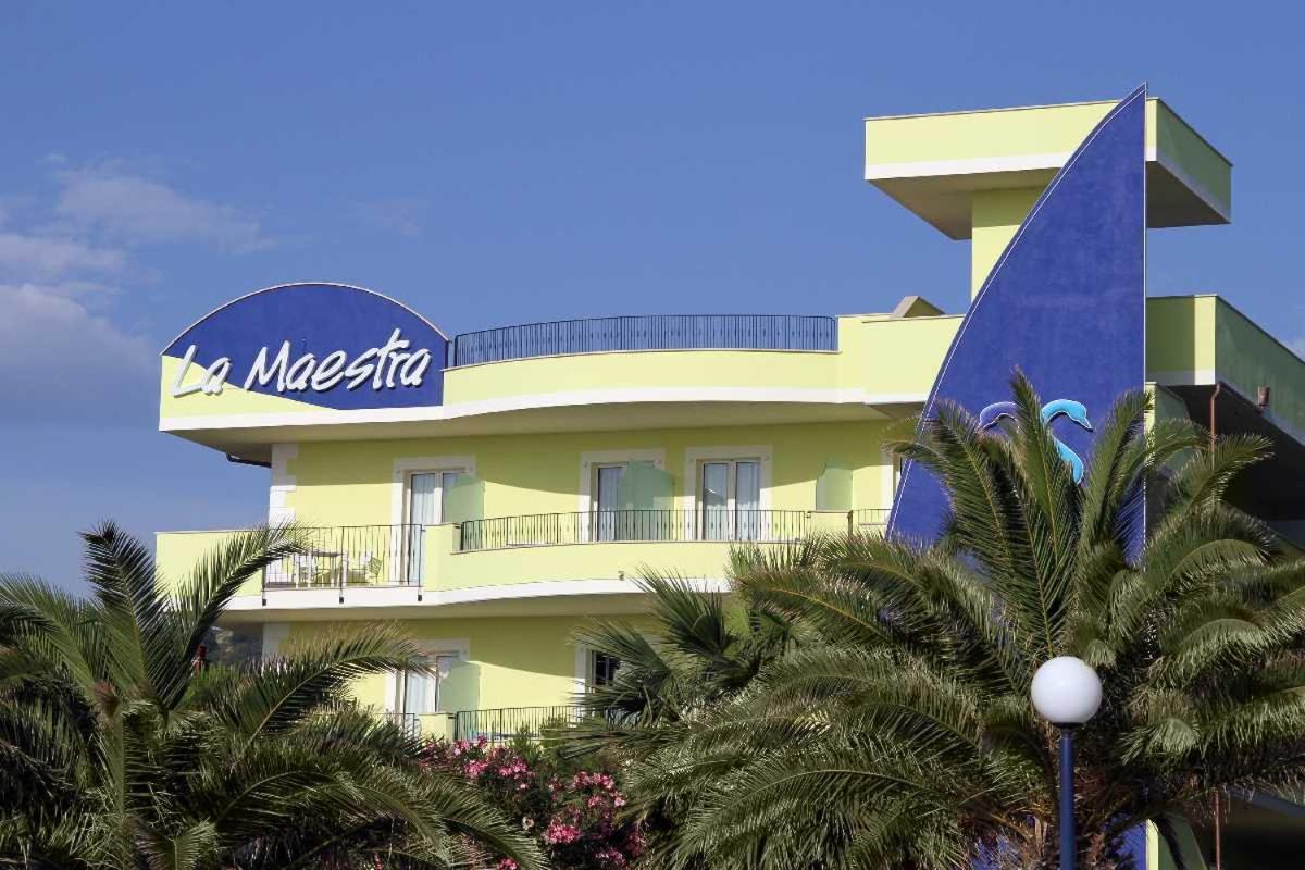 Hotel La Maestra Grottammare Bagian luar foto