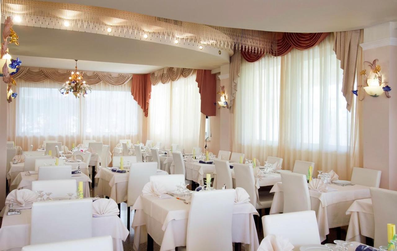 Hotel La Maestra Grottammare Bagian luar foto