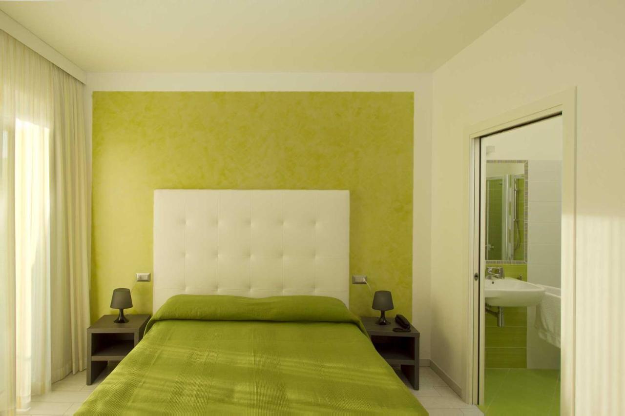Hotel La Maestra Grottammare Bagian luar foto