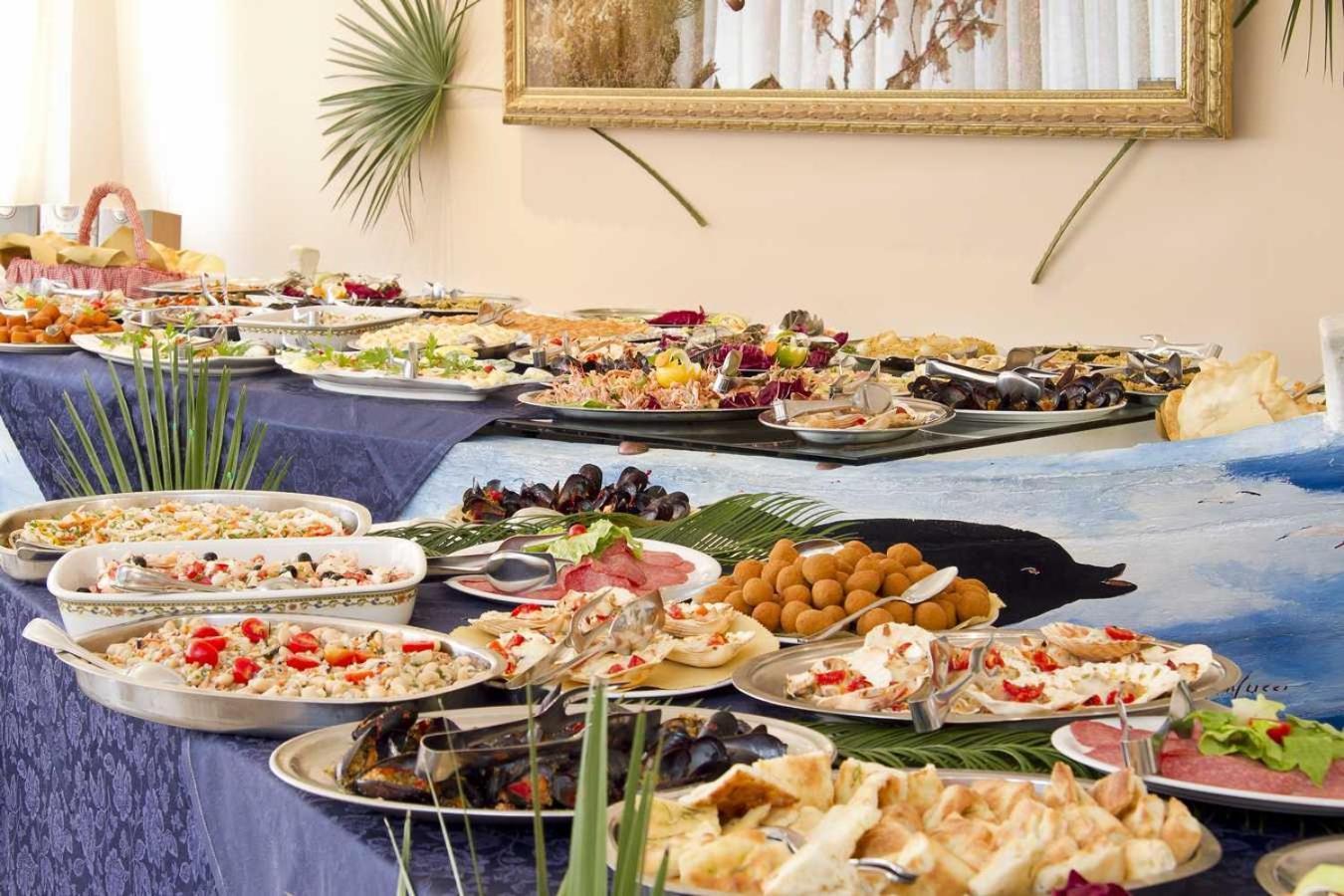 Hotel La Maestra Grottammare Bagian luar foto